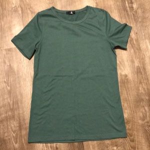 NWOT Green ampersand avenue tee